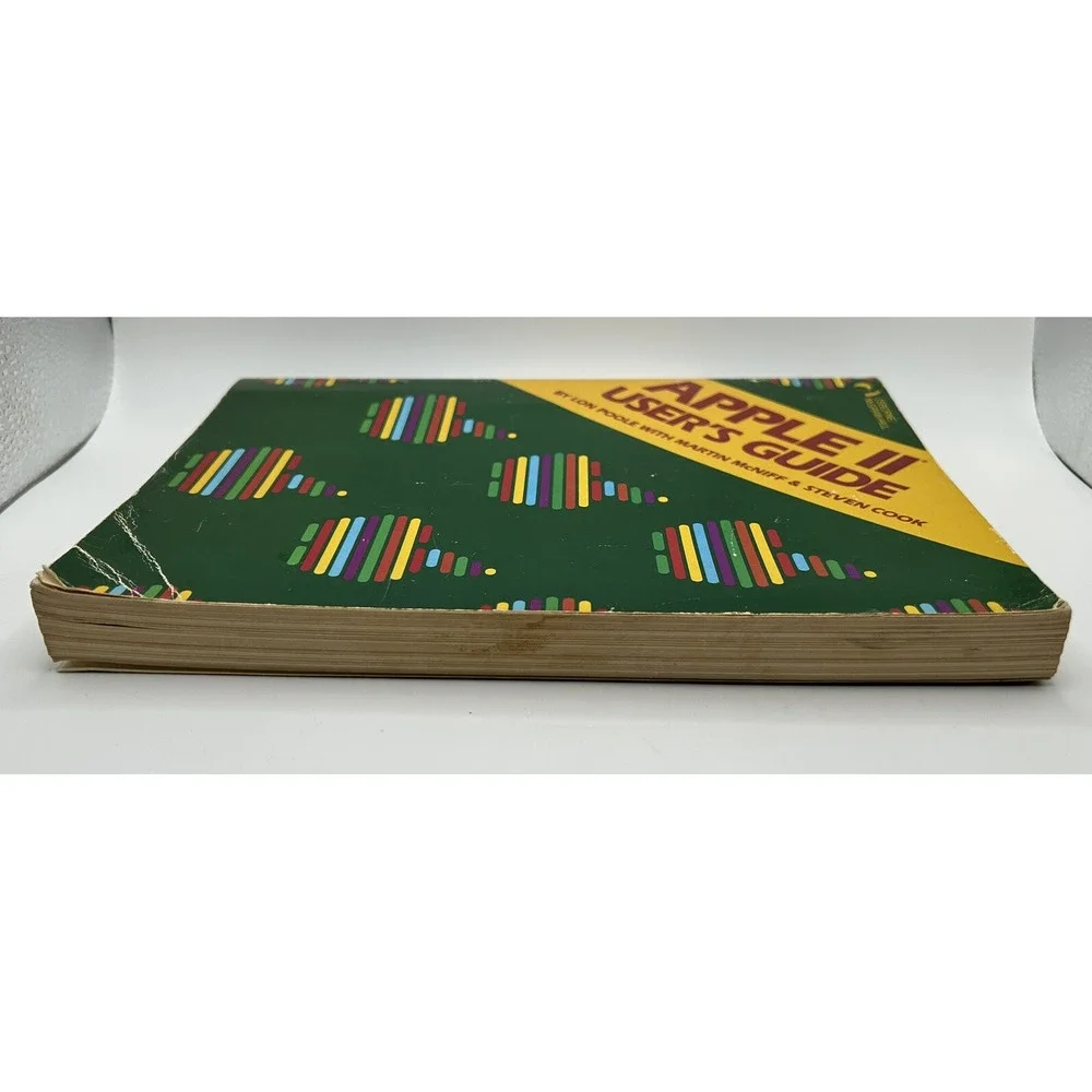 Apple II PC User's Guide Paperback 1981 ISBN 0931988462 Lon Poole Steve Textbook